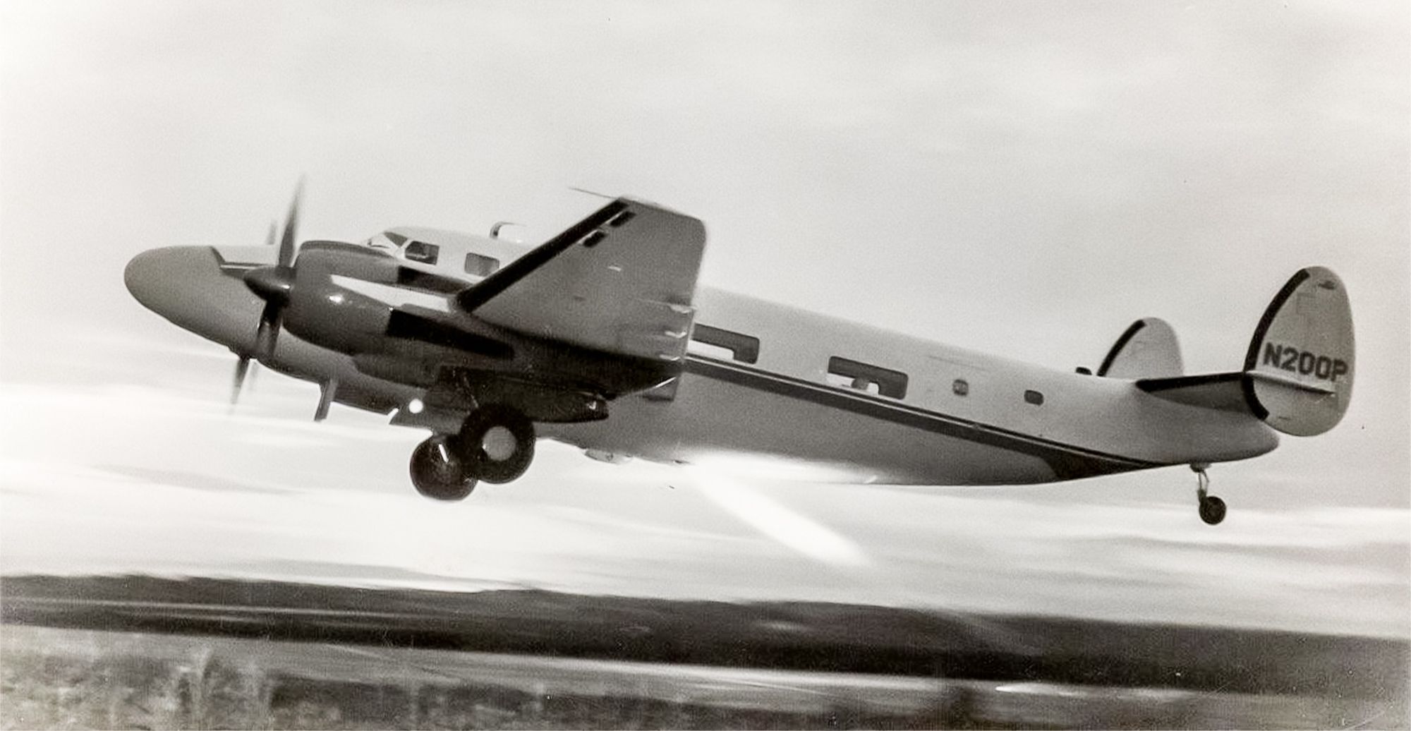 Howard 500 N200P with Rocket-assisted Take Off (RATO)